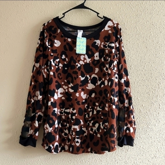 CHEETAH Print Blouse - Picture 6 of 6